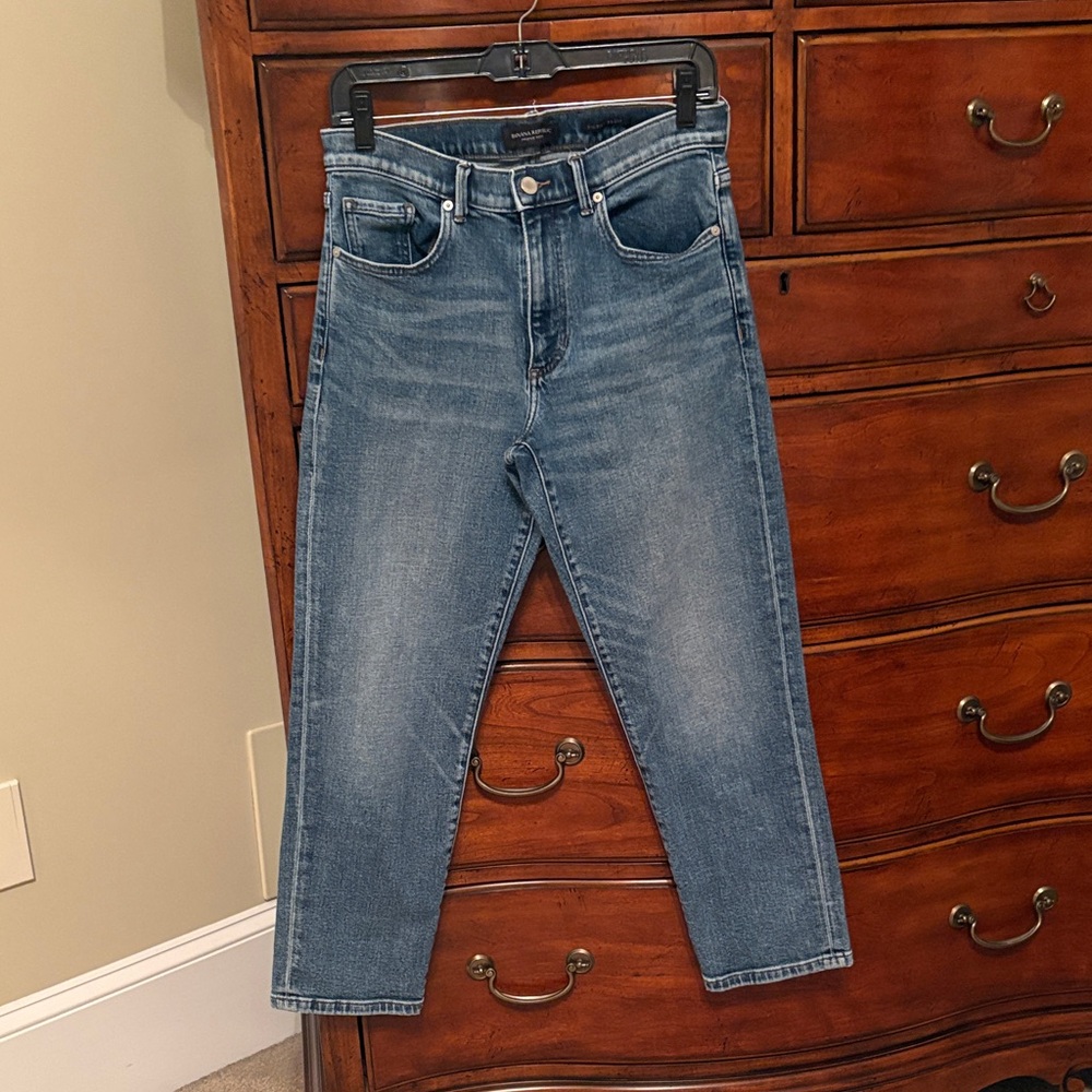 Banana Republic Factory Women's Cropped Straight Jeans in Medium Blue